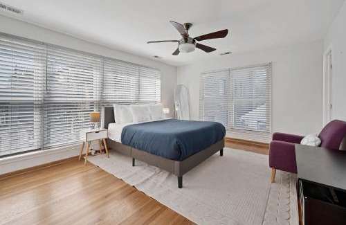 Old Town Casa | Old Town 3bd 3ba Coach House, Garage Parking Incl