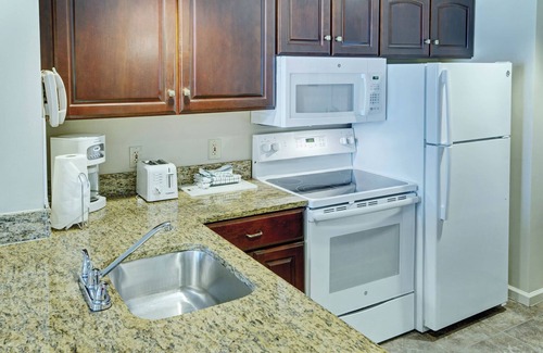 Old Town West Condominio | Old Town Alexandria | 1BR/1BA King Bed Suite