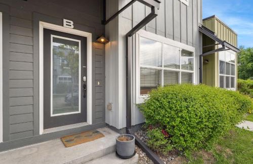 Old Town North Casa | Old Town Escape with King Bed, Dog-Friendly