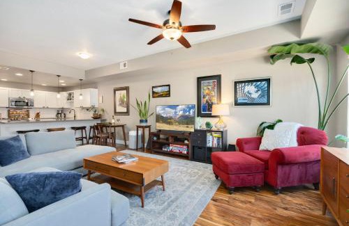 Old Town North Casa | Old Town Escape with King Bed, Dog-Friendly