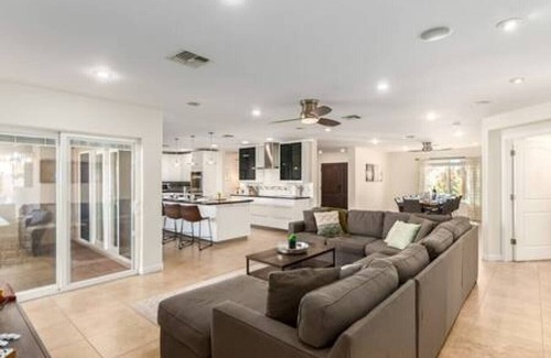 Scottsdale Highlands Casa | Old Town Heated Pool Hot Tub Putting Green