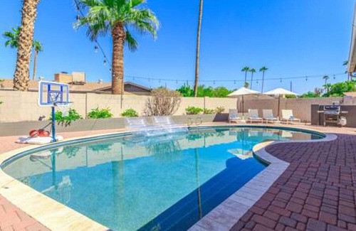 Scottsdale Highlands Casa | Old Town Heated Pool Hot Tub Putting Green