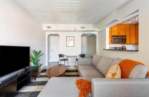 Old Town North Apartamento | Old Town North 1br w rooftop pool nr museums WDC-762