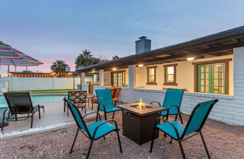 Peaceful Valley Casa | Old Town Oasis Wheated Pool, Hot Tub, & Fire Pit