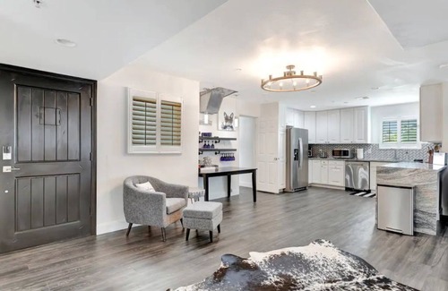 Scottsdale Highlands Estates Casa | Old town Scottsdale Home With Putting Green