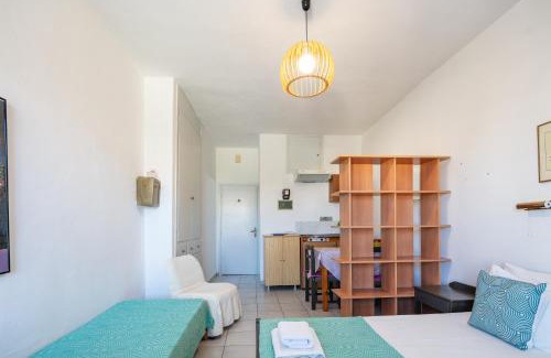 Old Town Rethymnon Apartamento | Old town studio with balcony, Marylee's studios #3