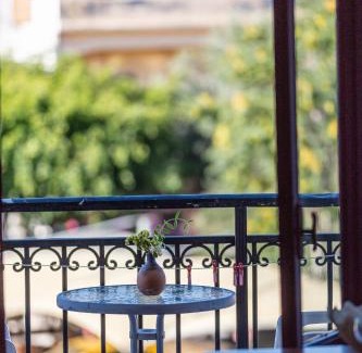 Old Town Rethymnon Apartamento | Old town studio with balcony, Marylee's studios #3