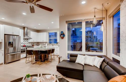 Old Town North Casa | Old Town Swank - Brand New To Brewery District!