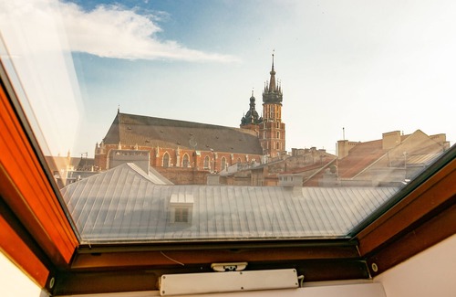 Stare Miasto Apartamento | Old Town with a view to St Mary Church, bth + extra toilet, air-con