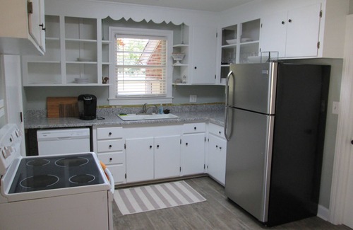 Old Village Casa | Pueblo Viejo Mt. Agradable / Pitt Street Bridge / Ocean Walk!