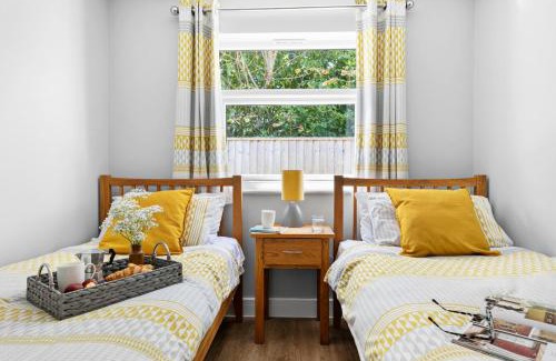 Teignmouth Cabina | Old Walls Vineyard