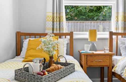 Teignmouth Cabina | Old Walls Vineyard