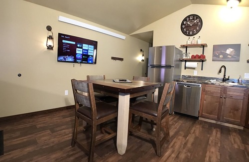 Island Park Cabina | Old West Escapes, Sheriff's Office
