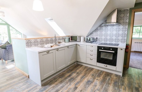 Lincoln Cabaña | OLD WOOD COACH HOUSE, pet friendly, with open fire in Skellingthorpe