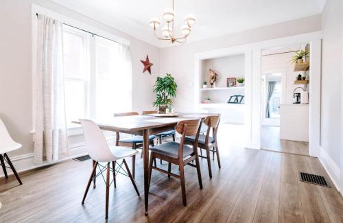 Arvada Casa | Olde Town Ambler A Distinctive Walkable Retreat