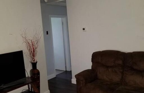Norfolk Casa | Older Cozy Duplex A