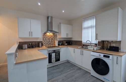 Failsworth Apartamento | Oldham Home Free Parking 3bed 1bath