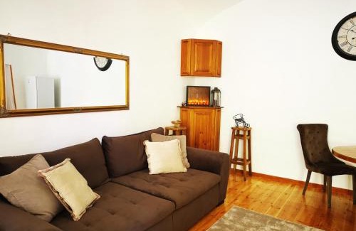 Eger Apartamento | Oldtown Shelter Apartment with free private parking