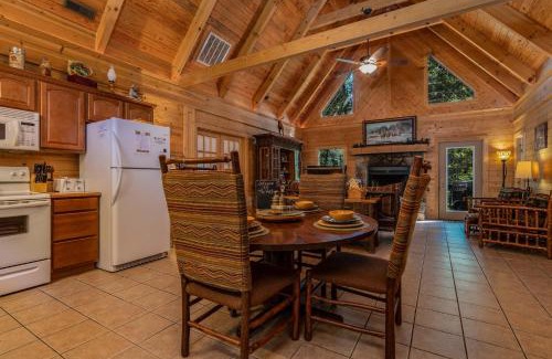 Branson Cedars Casa | Ole Hickory w/Firepit HotTub