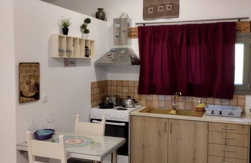Kato Galatas Cabaña | olea cottage, a peaceful retreat in an olive grove in Galatas.