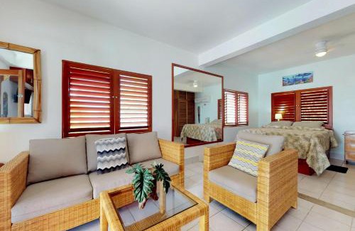 San Pedro Hotel | Oleander @ Caribe Island