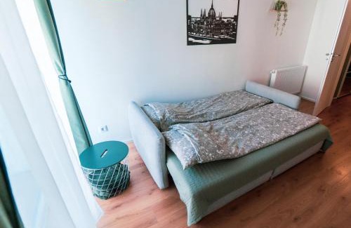 Nepszinhaz negyed Apartamento | Oli Fiumei Apartman