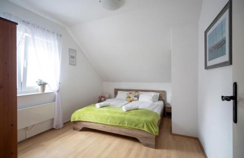 Balatonakarattya Casa | Oliva 8 fős Balatoni Nyaraló