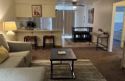 Lemoore Apartamento | Olive B Cottage