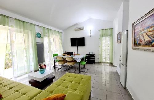 Petrovac Villa | Olive Garden Apartment