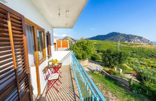 Zrnovnica Casa | Olive Garden House in Žrnovnica with a View & BBQ