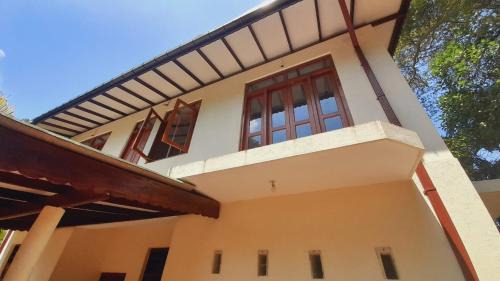 Seeduwa - Katunayake Casa | Olive Green Villa in Negombo for Airport Transit