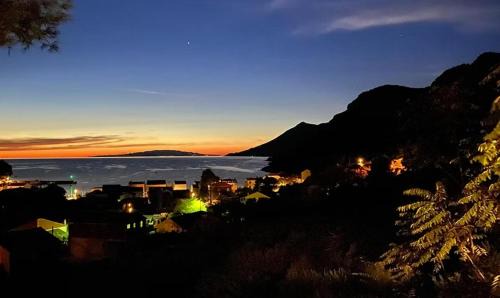 Dubrava Apartamento | Olive-Sunset Haven in Zuljana