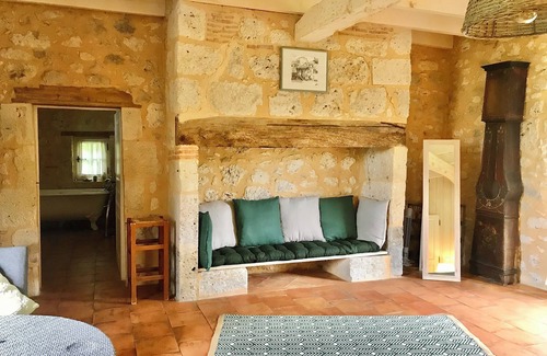 Lusignan-Petit Cama Y Desayuno | Olivier guest room