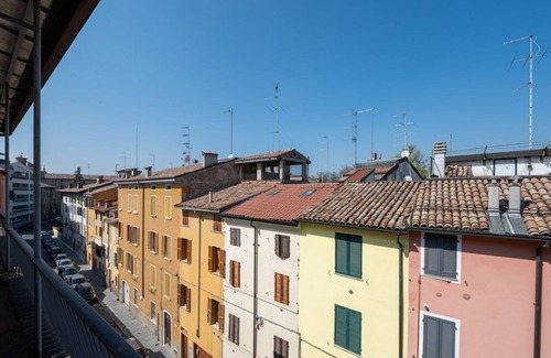 Oltretorrente Apartamento | Oltretorrente Quiet Apartment - con Balconi!