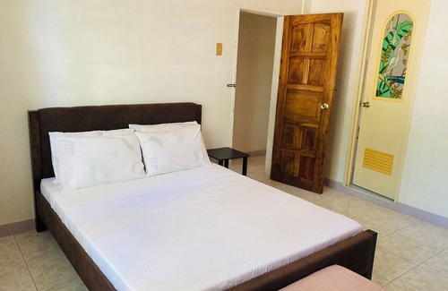Catarman Cama Y Desayuno | Olympia Travellers Inn