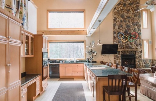 Wilmington Casa | Olympic Dreams: Hot Tub, Sauna, A/C, at Whiteface!