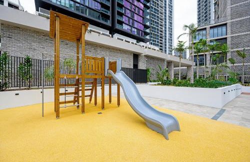 Lidcombe Apartamento | Olympic Park modern apt near train shops with pool