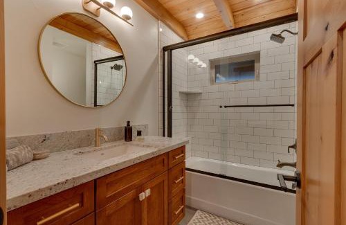 Olympic Valley Casa | Olympic Valley Hideaway - Newly Remodeled Cabin with Private Hot Tub