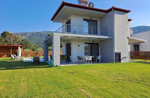 Skotina Casa | OLYMPUS Paradise 6