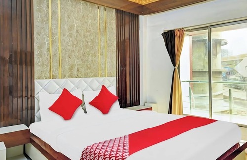 Kolkata Casa | Om Shanti Guest House - Near Ruby General Hospital and Science City