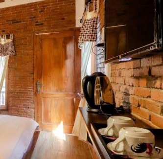 Bangunjiwo Casa | Omah Teras Bata Guesthouse