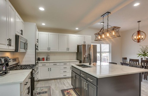 Joslyn Castle Casa | Omaha Historic Home Rental w/ Modern Interior!