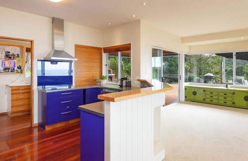 Whangateau Casa | Omaha Views Hideaway - Fantastic Location in Whangateau