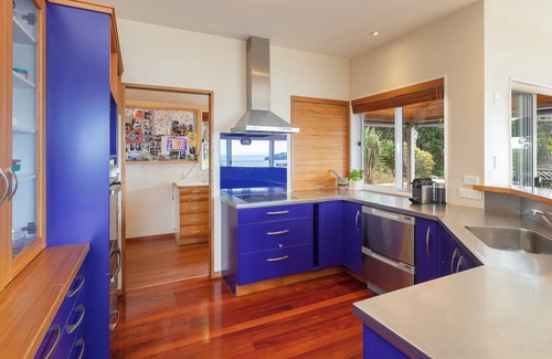Whangateau Casa | Omaha Views Hideaway - Fantastic Location in Whangateau