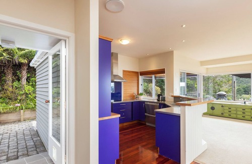 Whangateau Casa | Omaha Views Hideaway - Fantastic Location in Whangateau