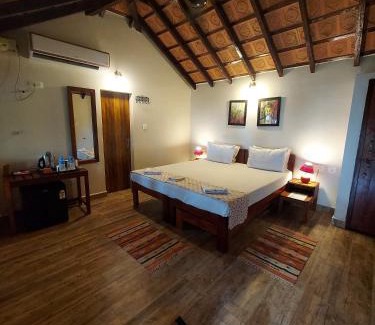 Kumta Complejo | OmBodhi Retreat