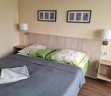 Jantar Cama Y Desayuno | Omega Jantar