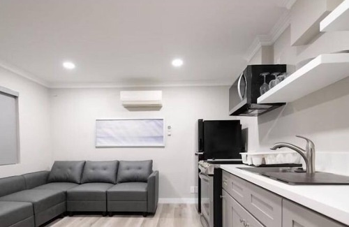 Alhambra Hotel | Omeo Suites