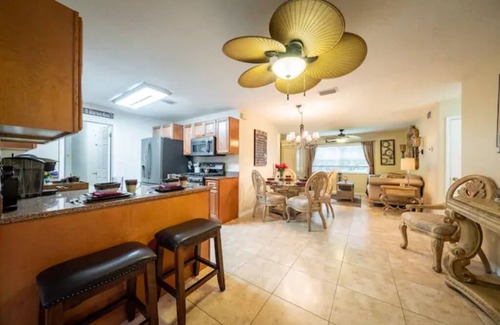 Tropic Casa | OmG! CHECK OUT THIS PLACE!