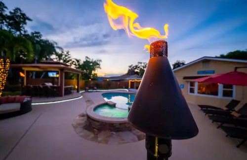 Tropic Casa | OmG! CHECK OUT THIS PLACE!
